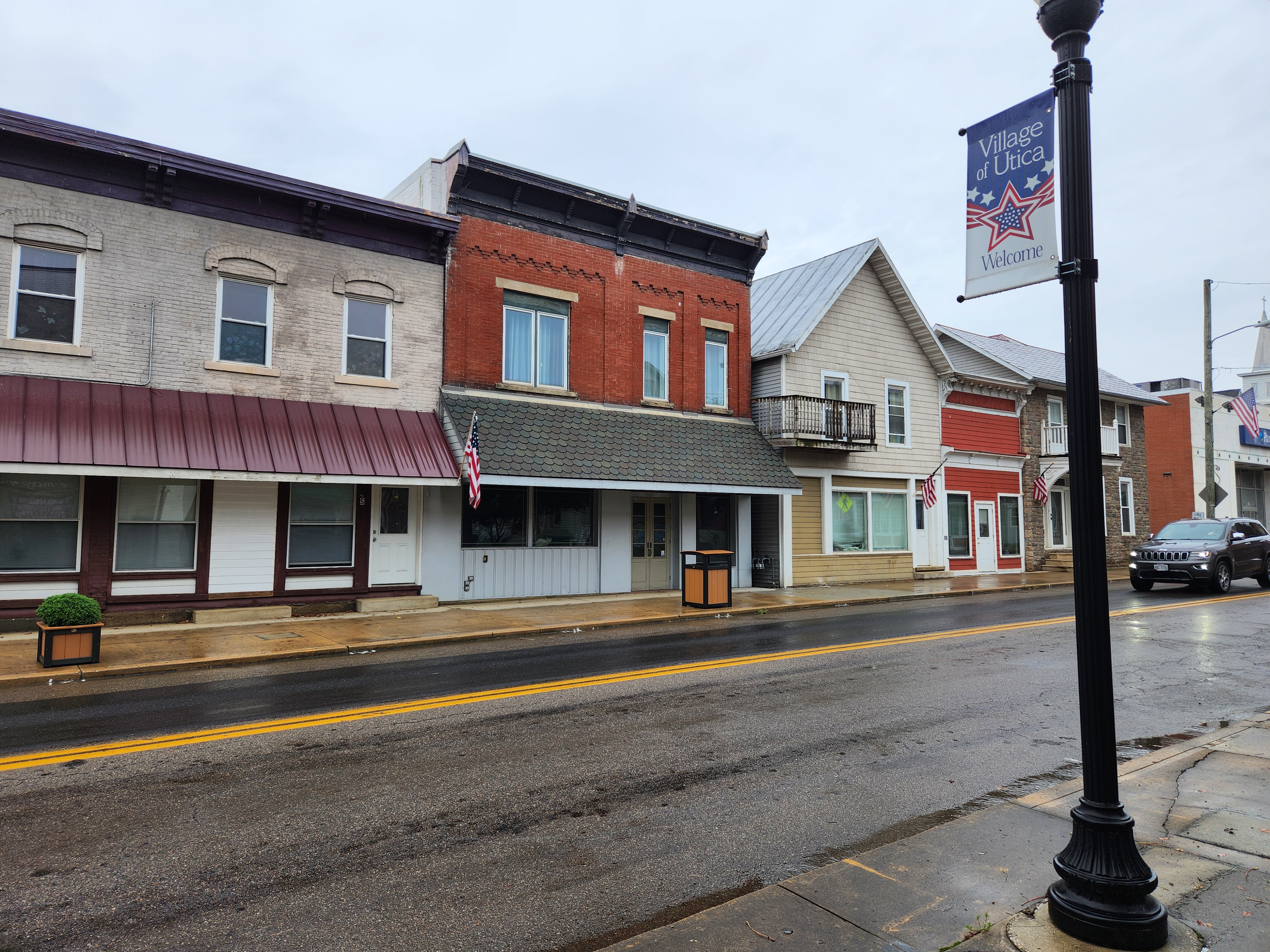 41-55 S. Main St. Residential/Commercial units in Utica, OH